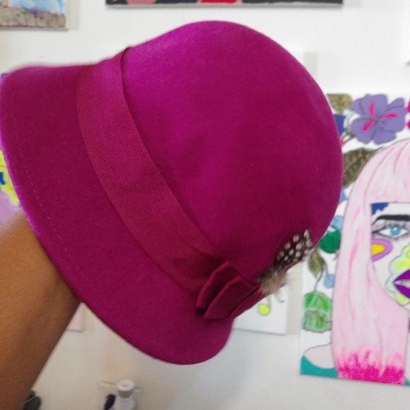 WOMEN'S WOOL FUSCHIA HAT - Picture 3 of 5